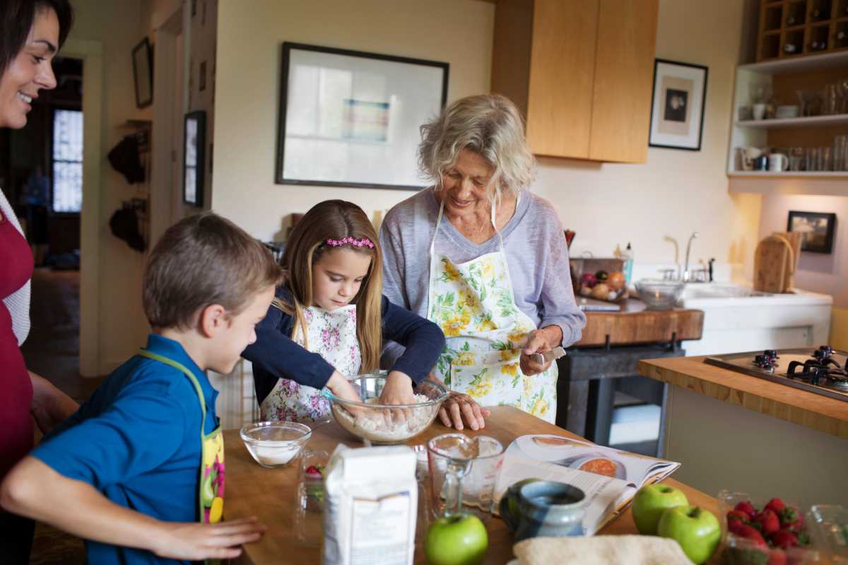 Best Ways to Teach Kitchen Safety Through Hands-On Practice